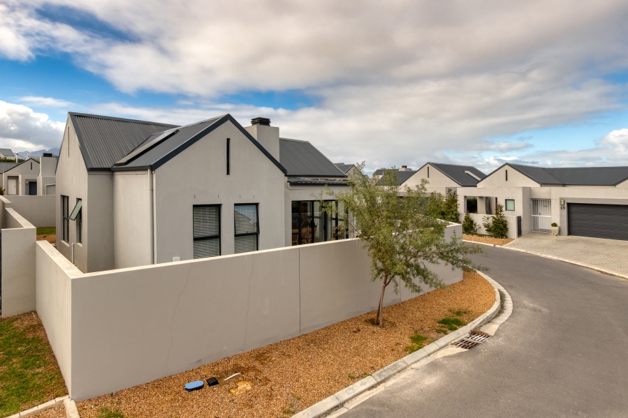 3 Bedroom Property for Sale in Aan de Wijnlanden Western Cape
